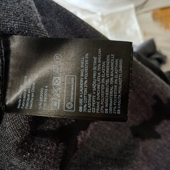 H&M Divided Distressed Top Sweater Women’s Size XS Gray Grunge Long Sleeve - Picture 7 of 7